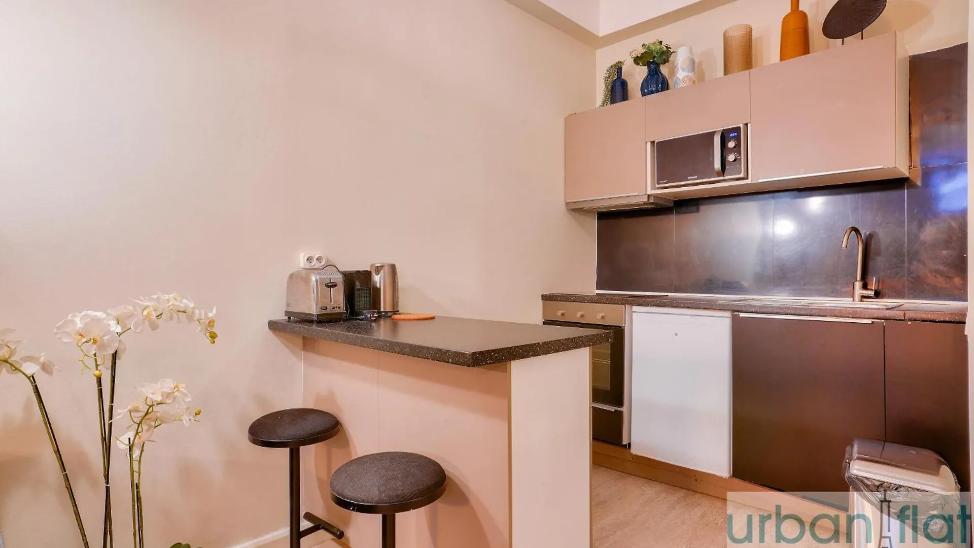 33 - Flat Av Des Champs-elysees *
